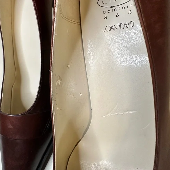 Joan & David Brown Leather Heels with Pointed Toe - Picture 5 of 10
